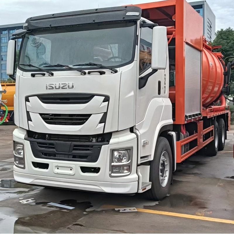 Xe hút nước thải ISUZU 15000 lít