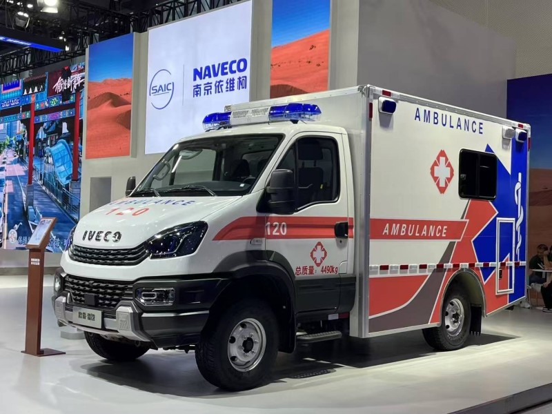 Xe cứu thương y tế lveco 4wd